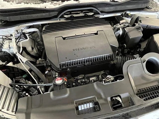 New 2026 White Honda AWD RTL image 11