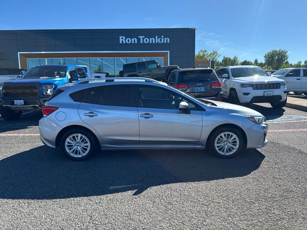 Used 2018 Ice Silver Metallic Subaru 2.0i Premium image 9