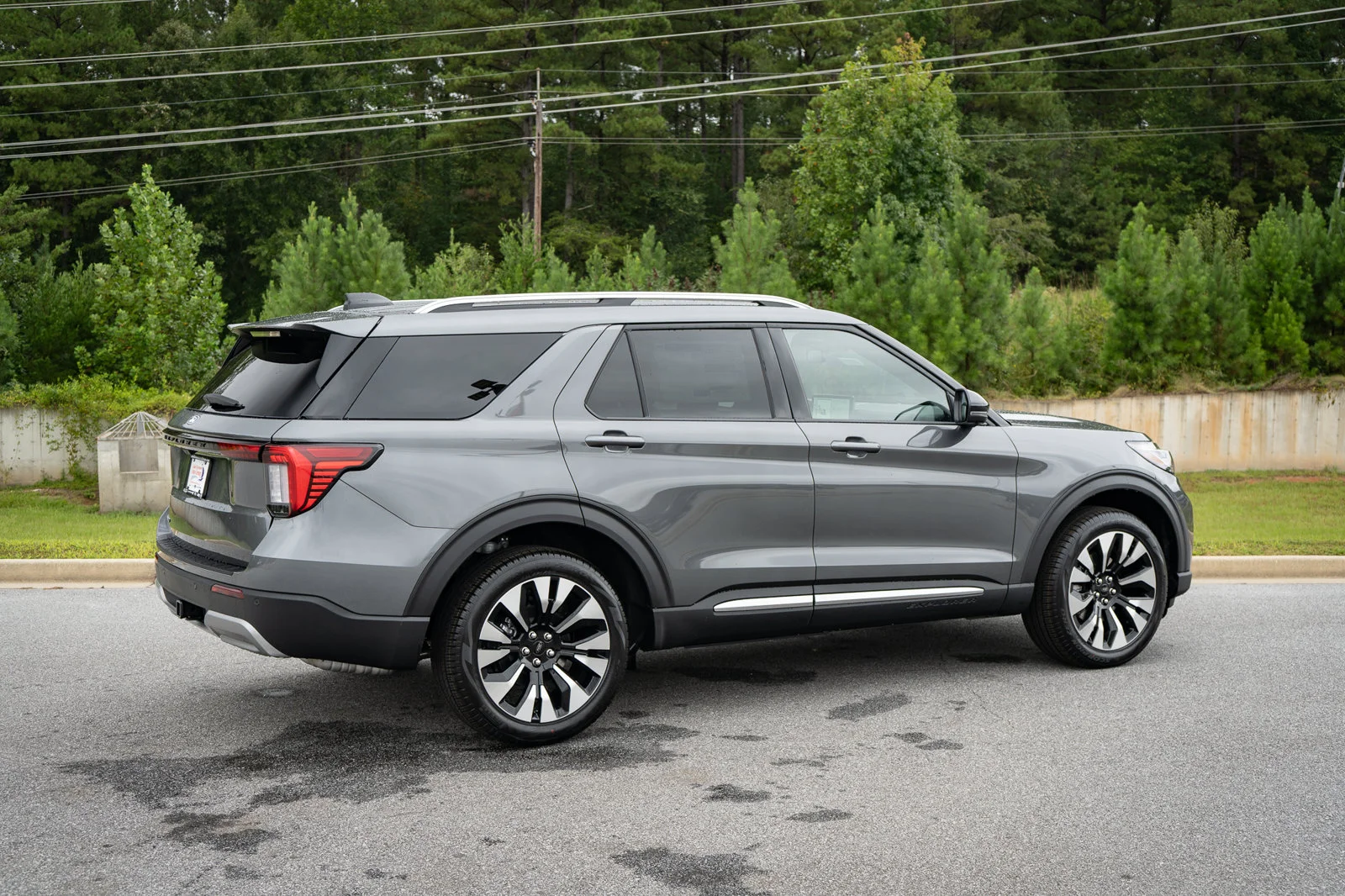 New 2027 Carbonized Gray Metallic Ford Platinum™ image 19
