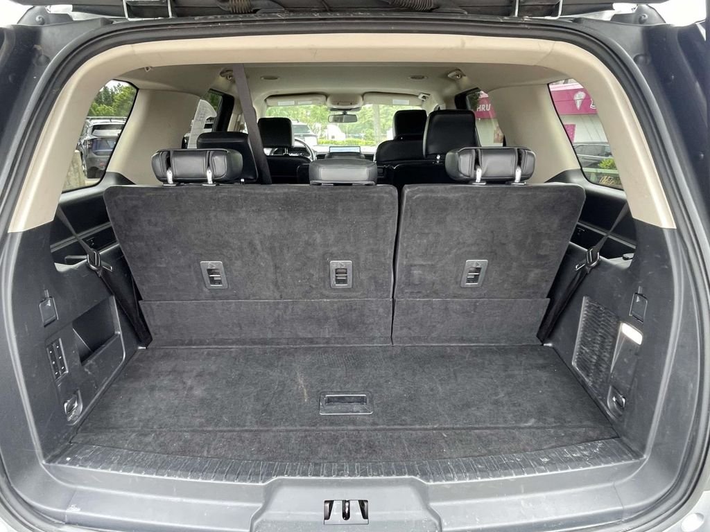 Used 2024 Silver Ford XLT image 9