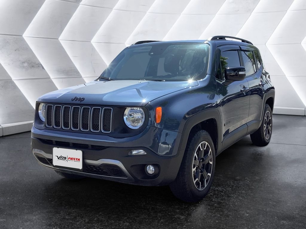 Used 2023 Blue Jeep Altitude image 3