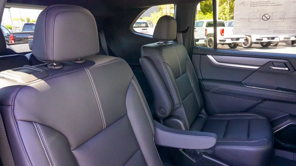 2027 GMC Acadia Elevation - Photo 12