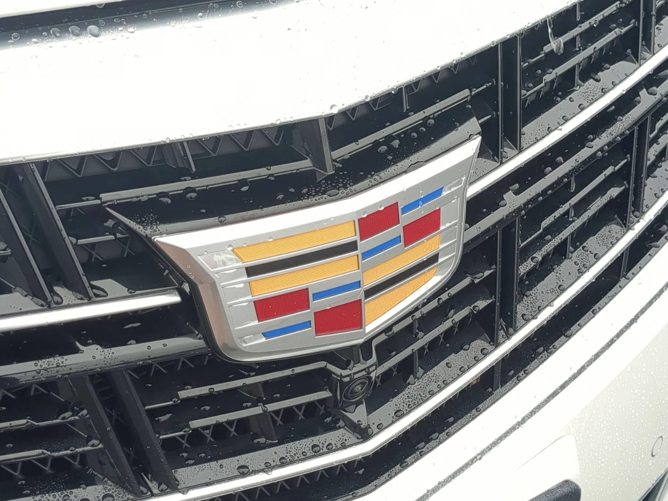 Used 2016 Crystal White Tricoat Cadillac Luxury Collection image 29