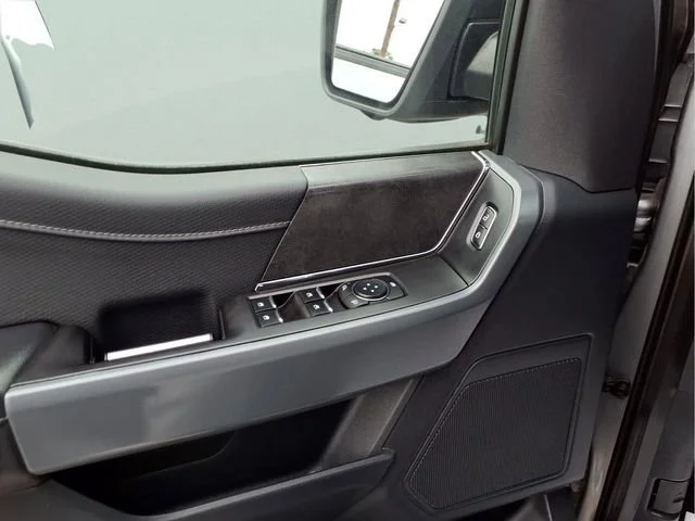 Used 2024  Ford Y image 14