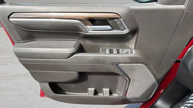 Used 2022 Red Chevrolet RST image 17