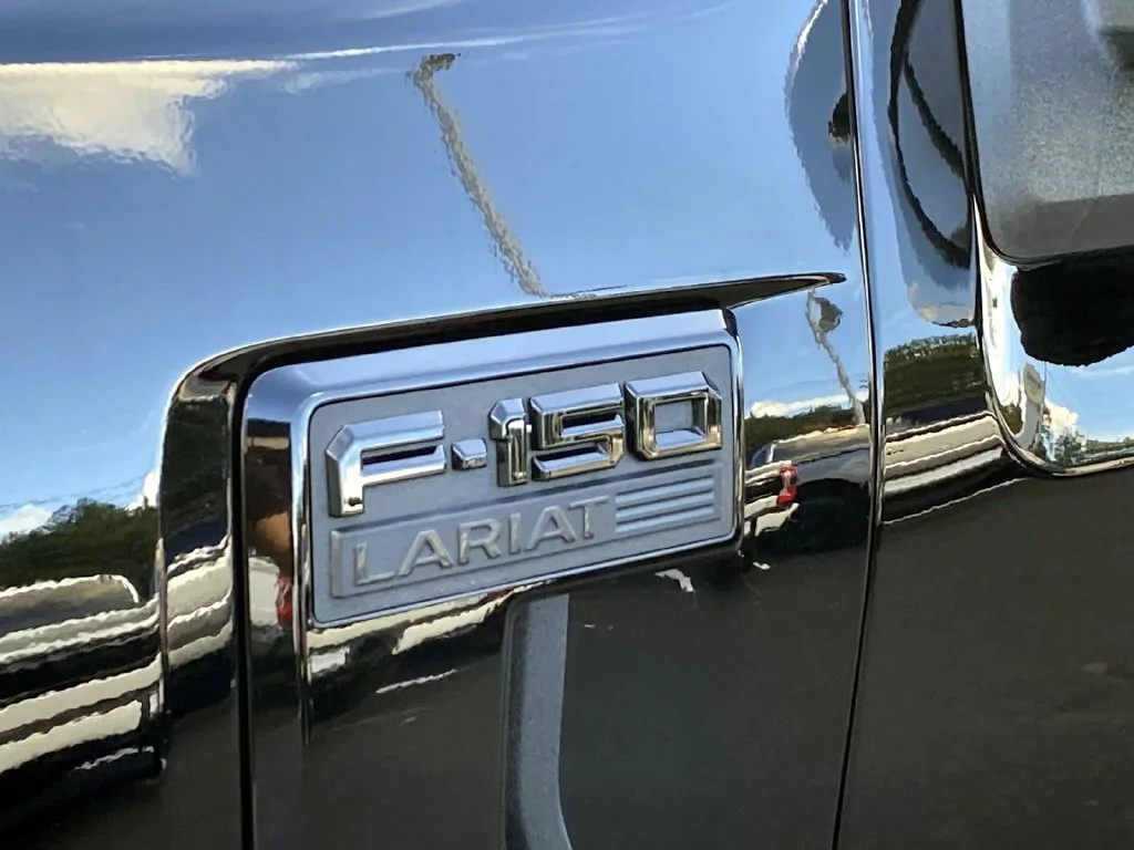 Used 2025 Black Metallic Ford Lariat image 12