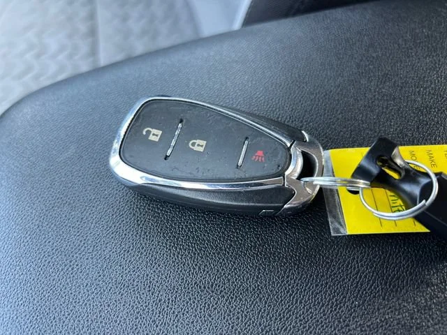 Used 2022 Summit White Chevrolet LS image 29