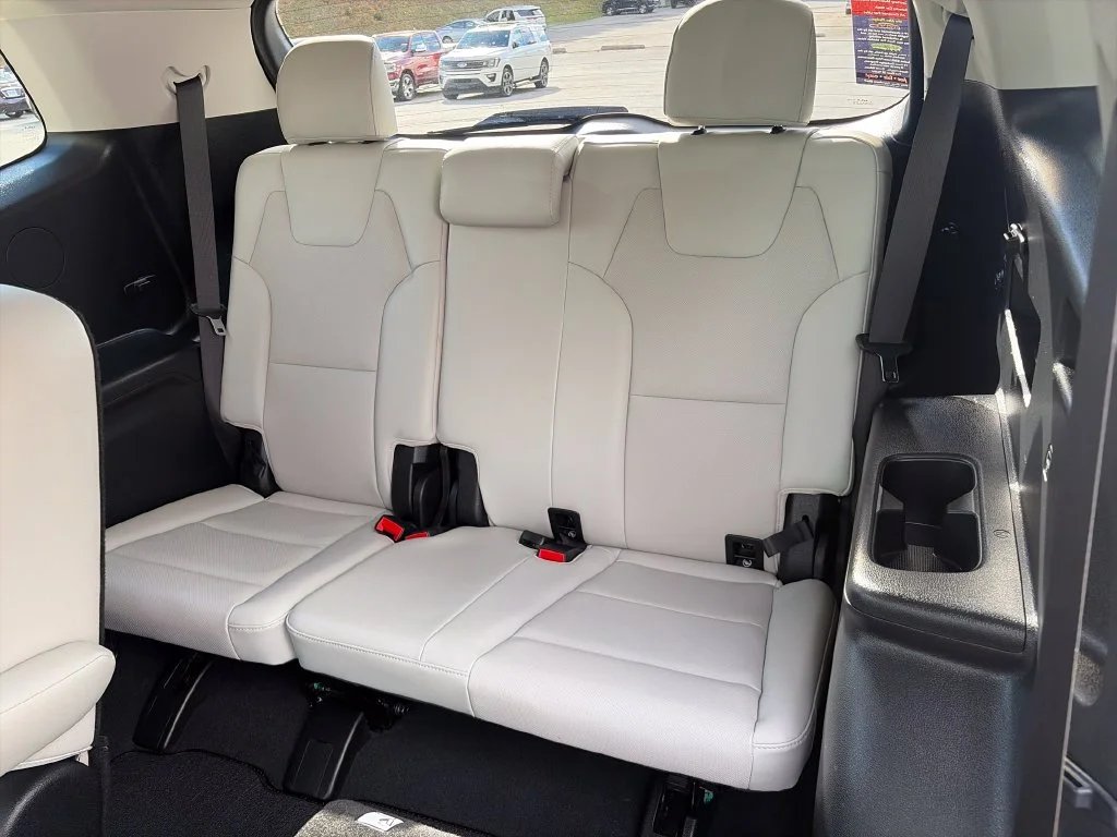 Used 2022 Moss Kia EX image 42