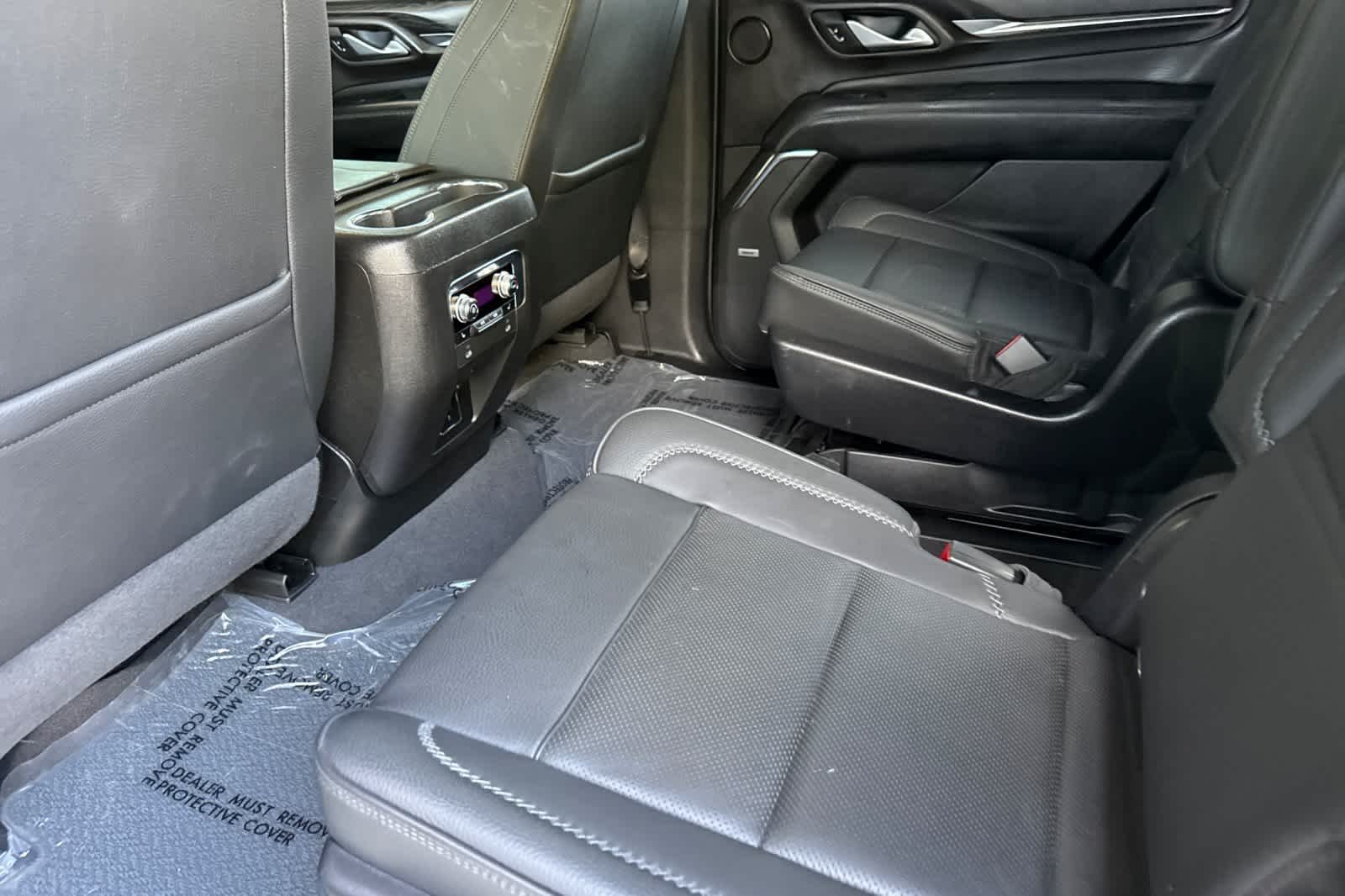 Used 2022 White Frost Tricoat GMC Denali image 4
