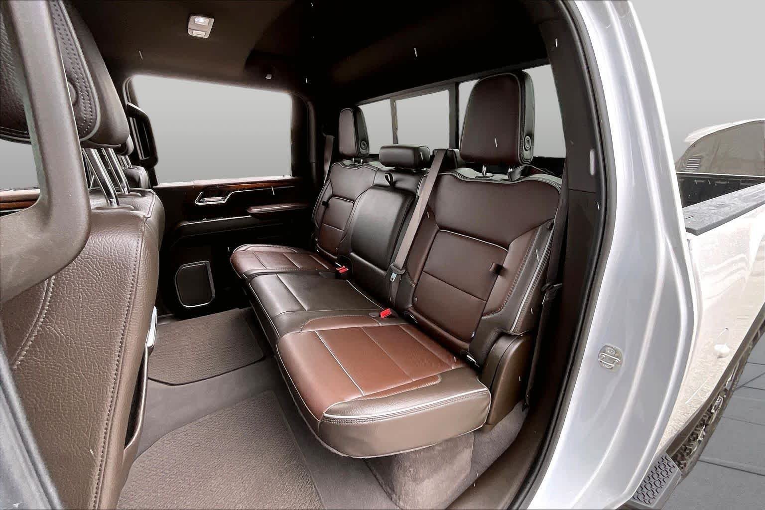 Used 2024 White Frost Tricoat GMC Denali image 20