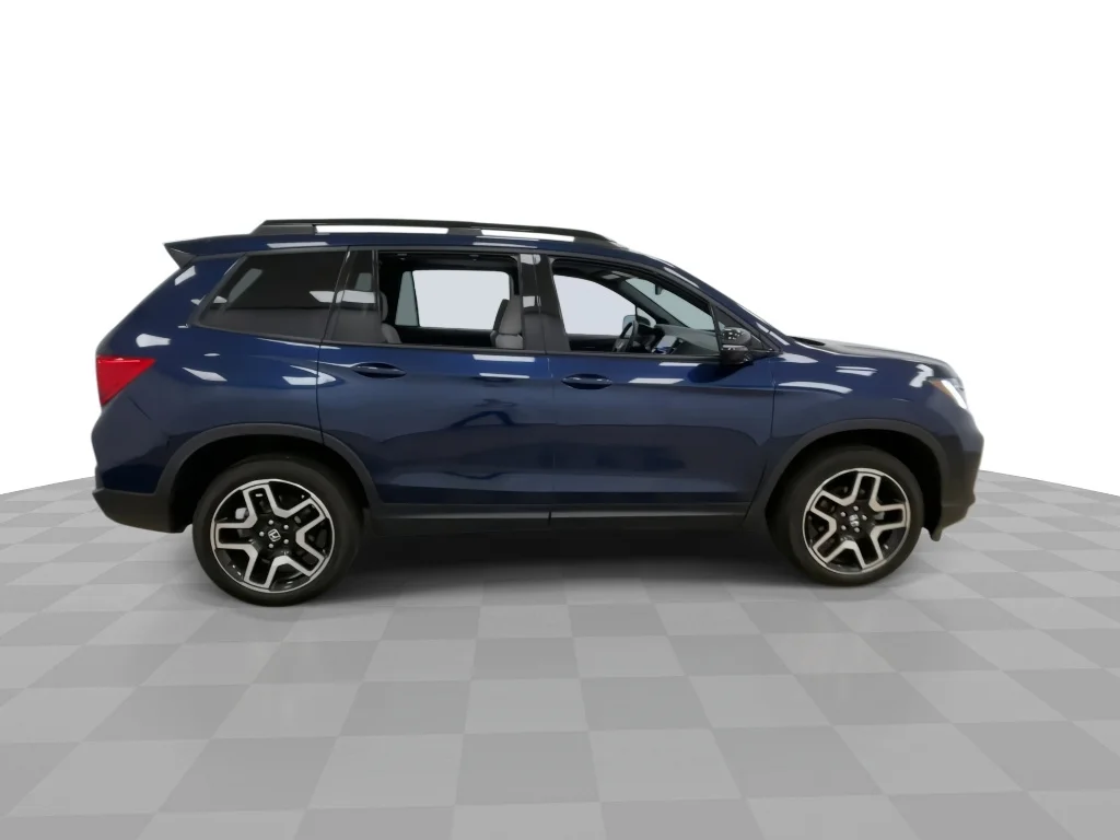 Used 2023 Obsidian Blue Pearl Honda Elite image 2