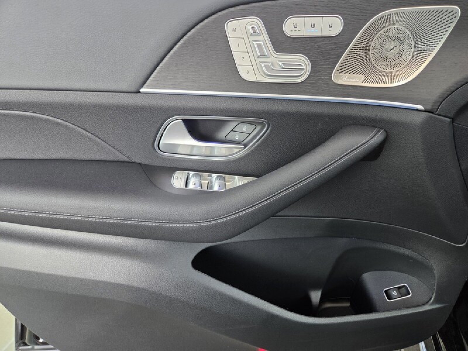 New 2026 Obsidian Black Metallic Mercedes-Benz GLE 450 4MATIC® Coupe image 21
