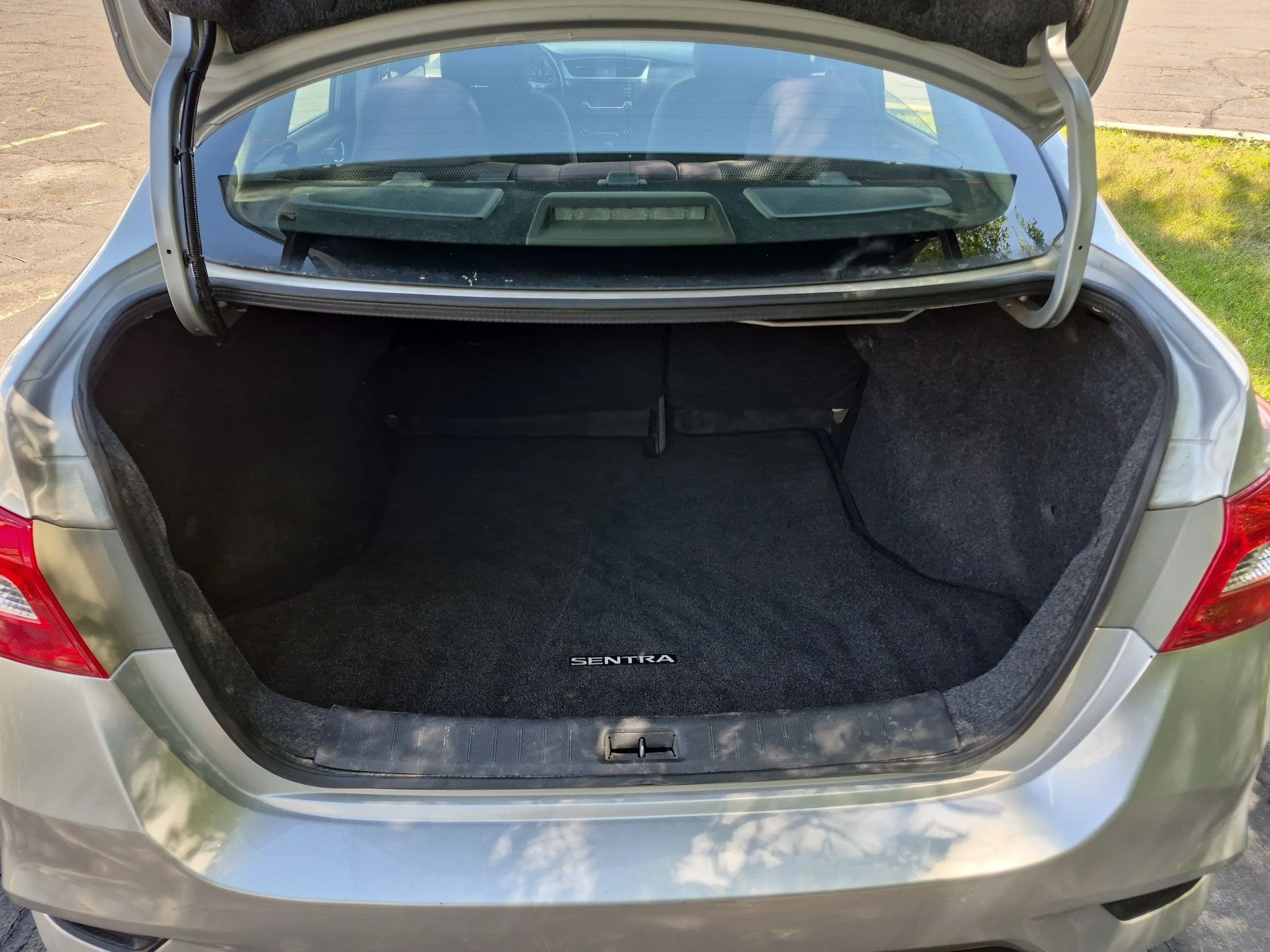 Used 2018 Brilliant Silver Nissan S image 30
