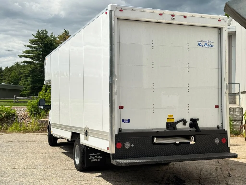 New 2026 Summit White GMC 2WT image 6