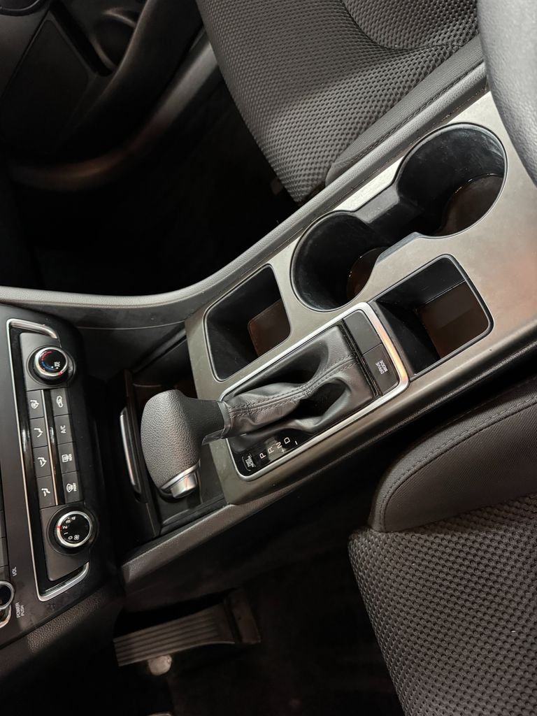 Used 2020 Purple Kia LX image 19