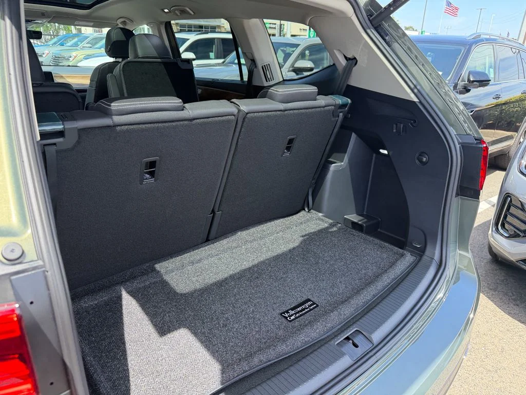 New 2026 Avocado Green Pearl Volkswagen 2.0T SE w/Technology image 30