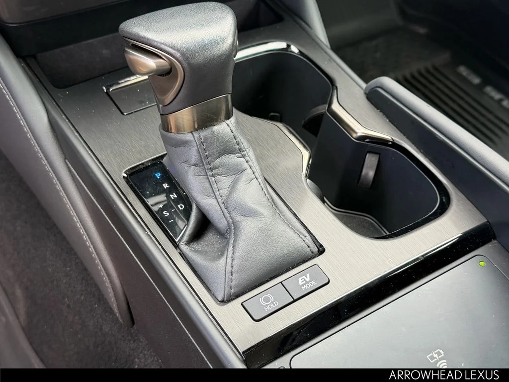 Used 2025 Silver Lexus 300h image 31