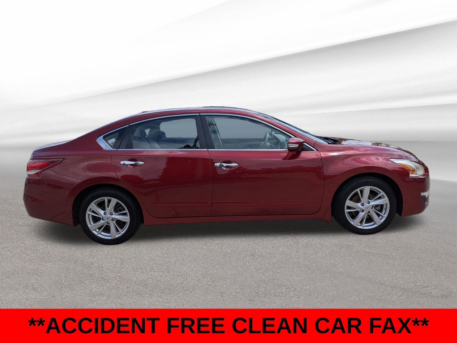 Used 2013 Cayenne Red Metallic Nissan 2.5 SL image 5