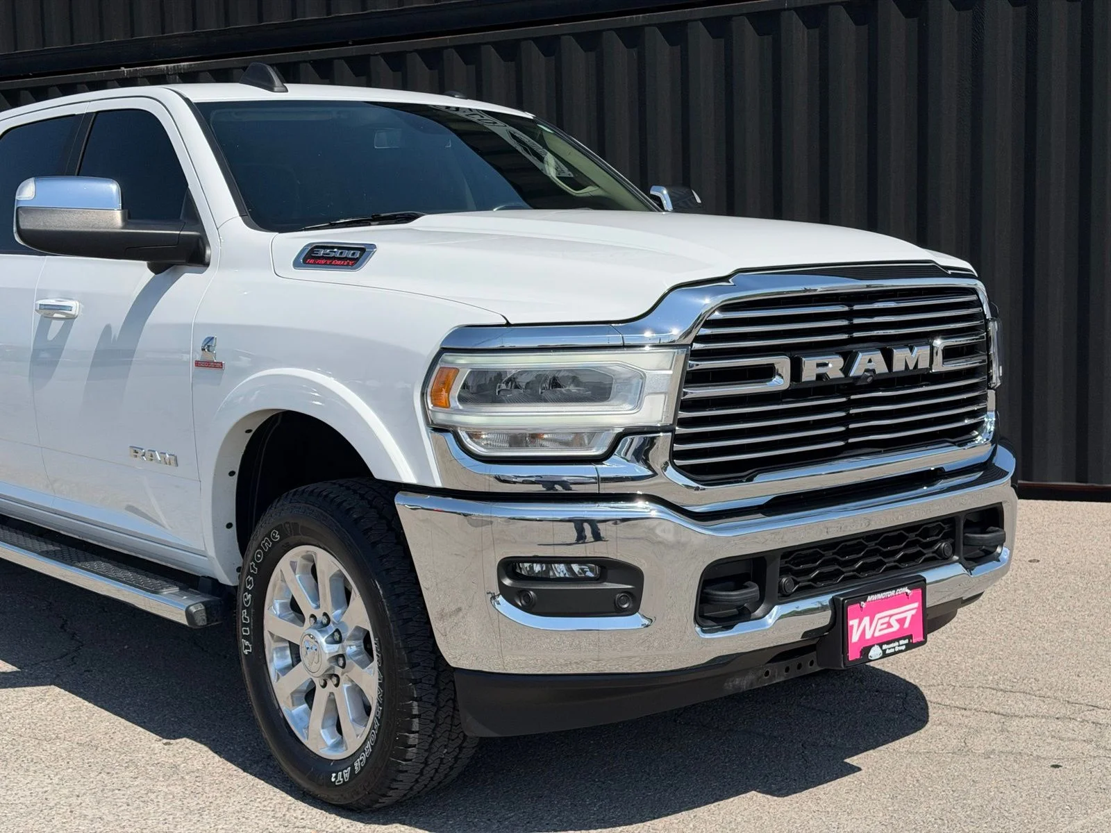 Used 2022 White Ram Laramie image 3