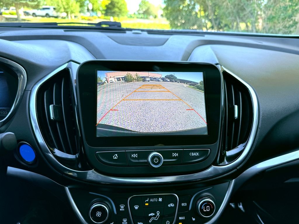 Used 2017 Silver Chevrolet Premier image 27