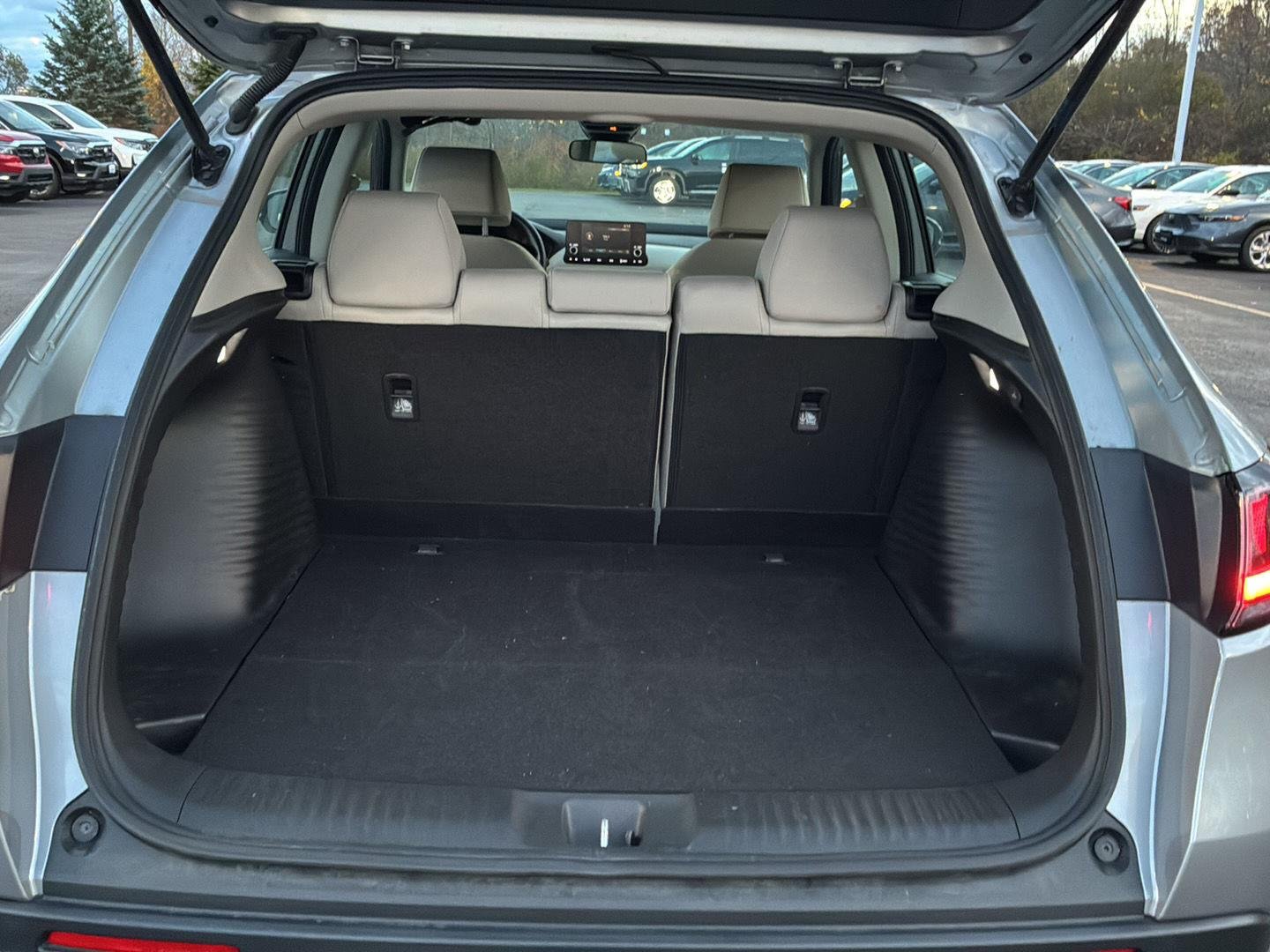 Used 2024 Lunar Silver Metallic Honda LX image 8