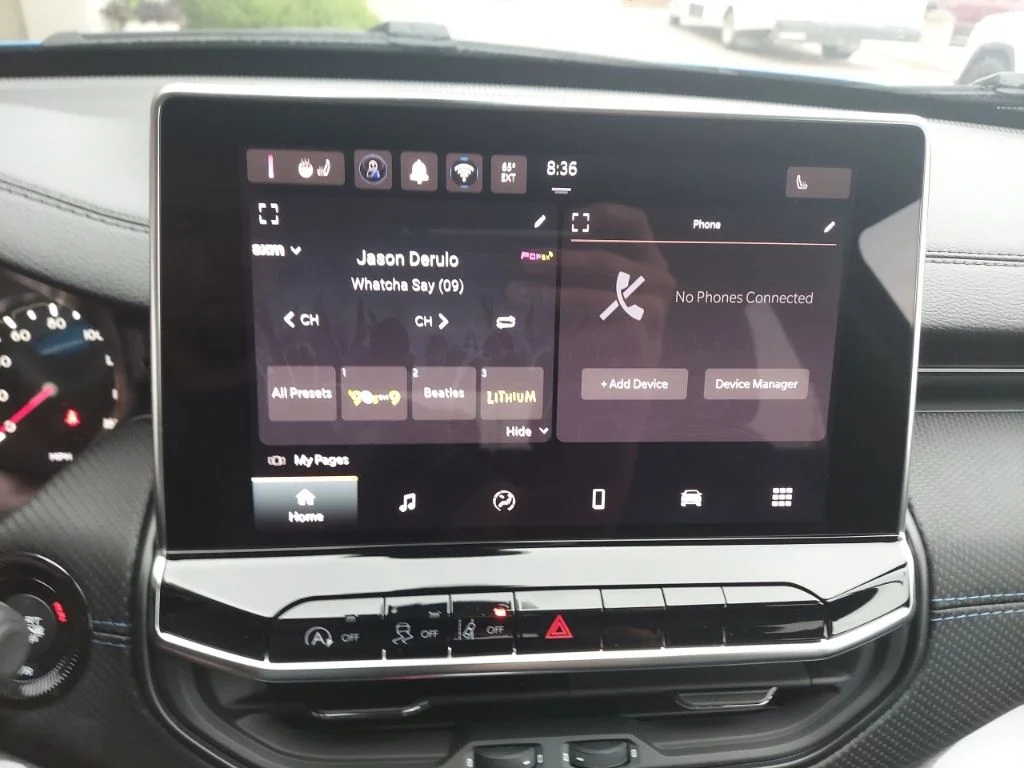 New 2026 Hydro Blue Pearlcoat Jeep Latitude image 20