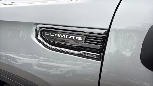 Used 2025 Sterling Metallic GMC Denali Ultimate image 37