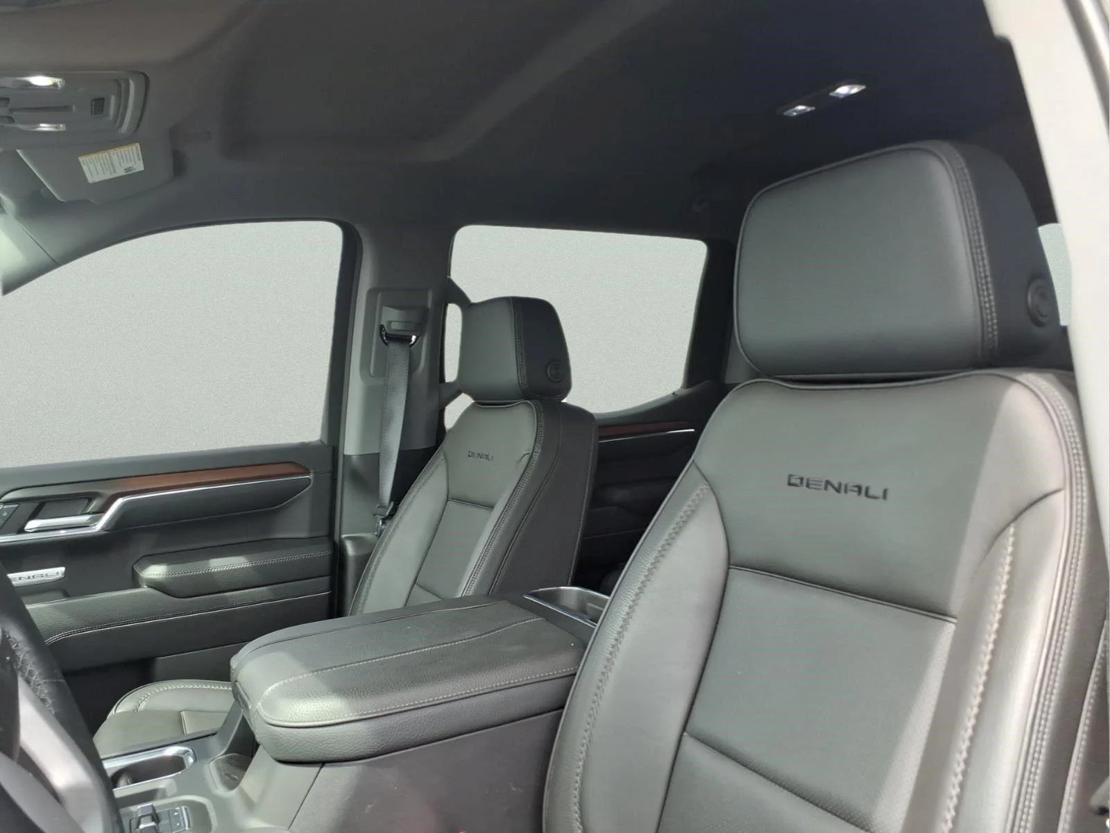 Used 2024 Onyx Black GMC Denali image 18