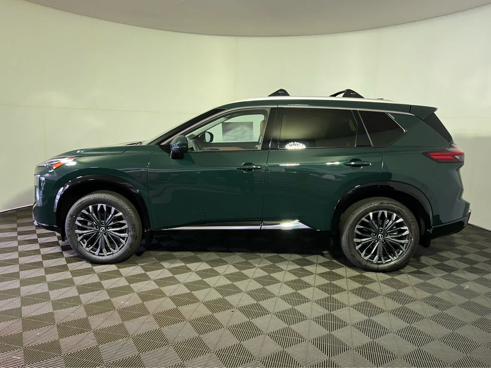 New 2026 Obsidian Green Pearl Nissan Platinum image 4