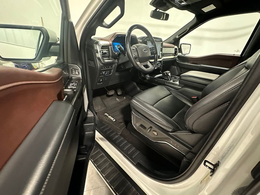 Used 2022 White Ford Lariat image 22