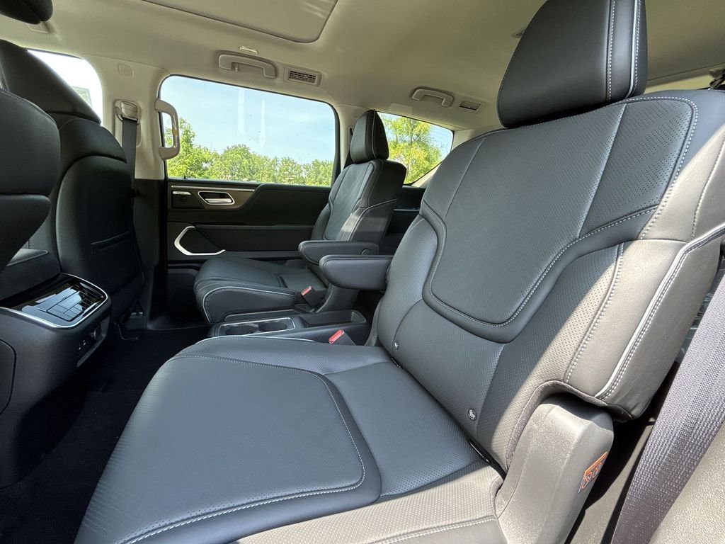 New 2027 DYNAMIC METAL INFINITI Luxe 4WD image 25