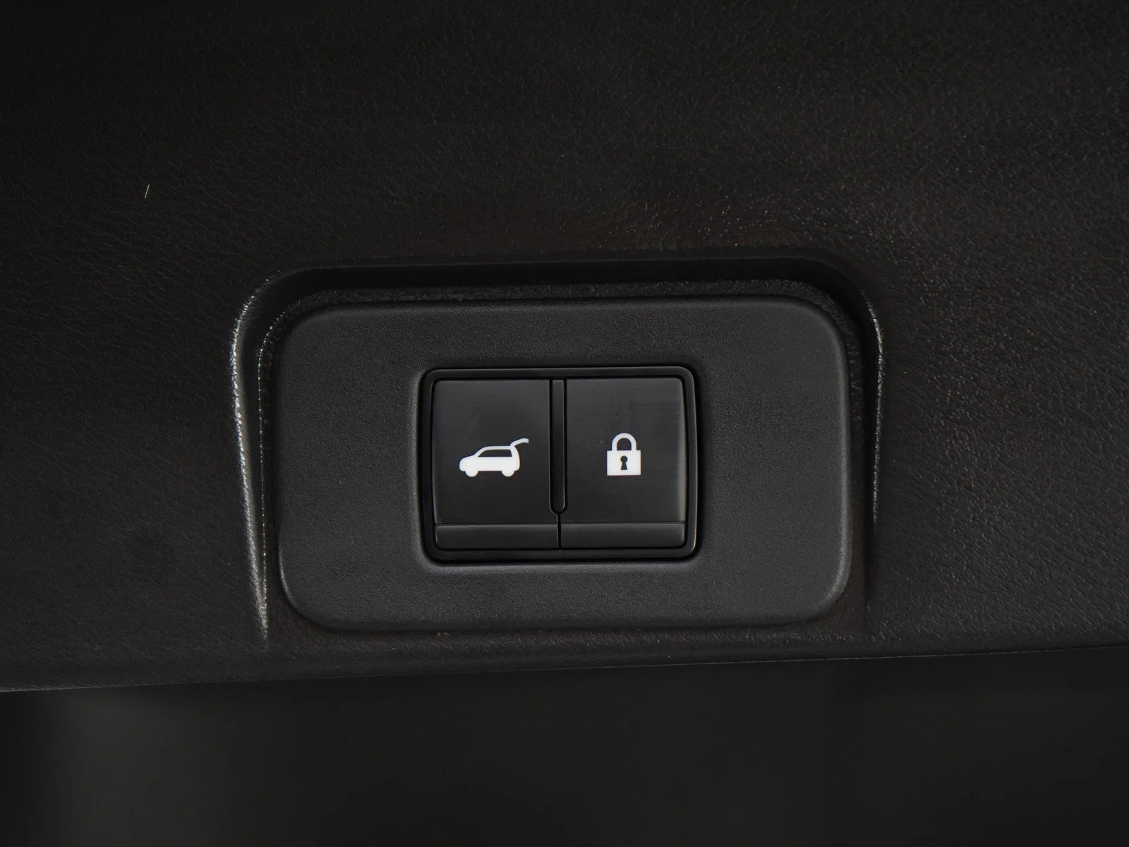 Used 2023 Pearl White Tricoat Nissan SV image 17