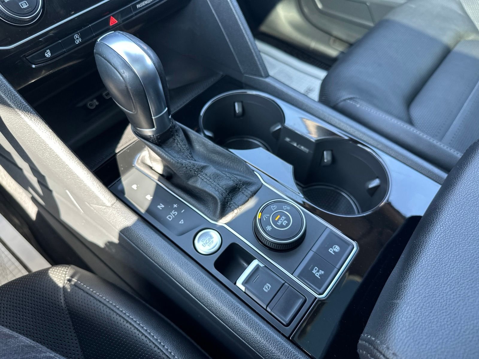 Used 2019 Gray Volkswagen SEL Premium image 80