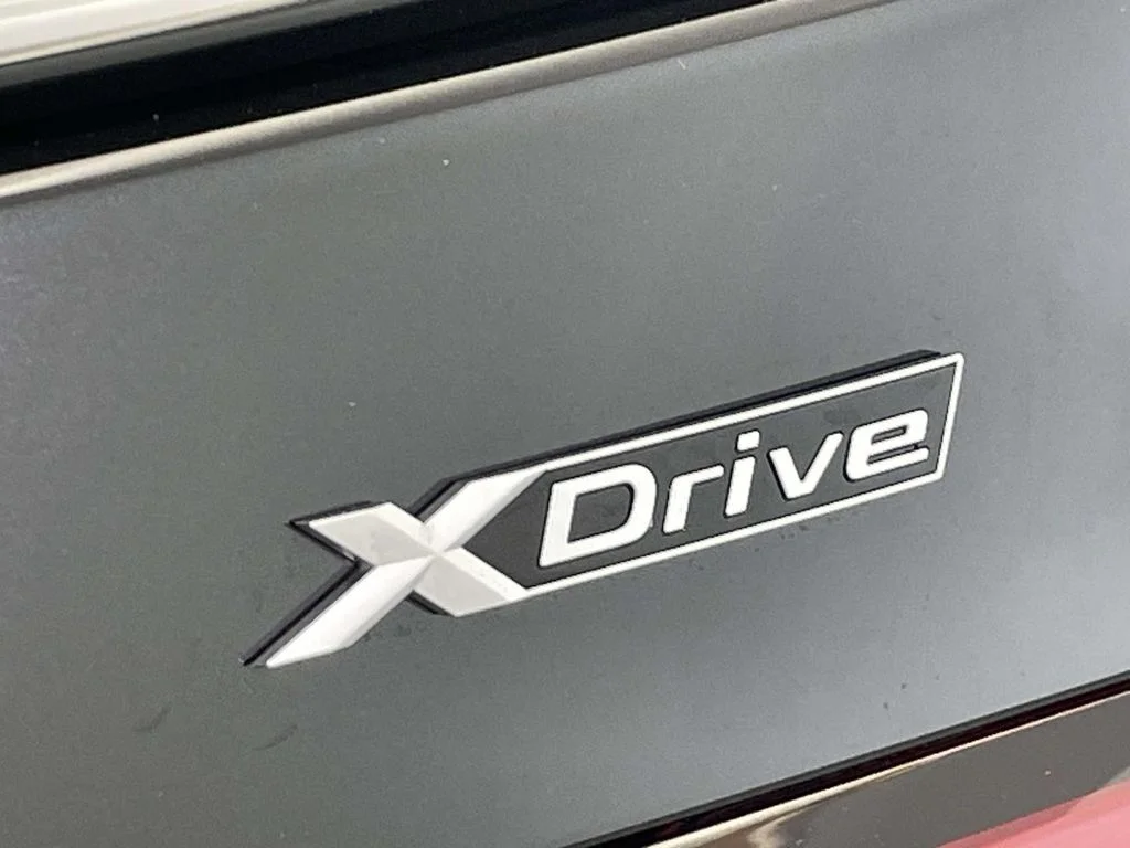 New 2027 Black BMW 530i xDrive image 10