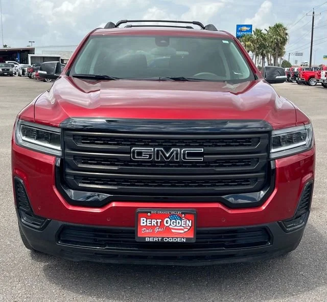 Used 2023 Volcanic Red Tintcoat GMC SLE image 3