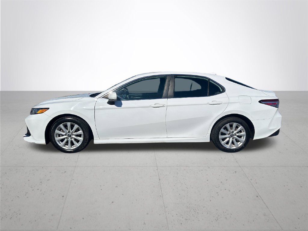 Used 2019 White Toyota LE image 10