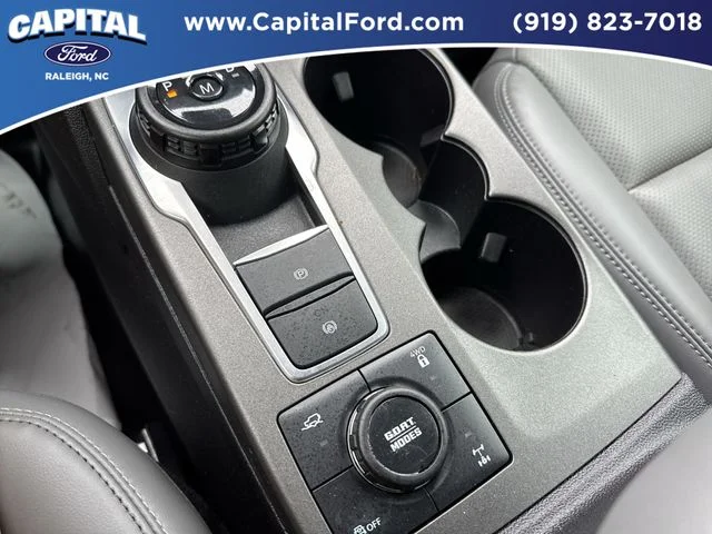 Used 2025 Blue Ford Badlands image 30