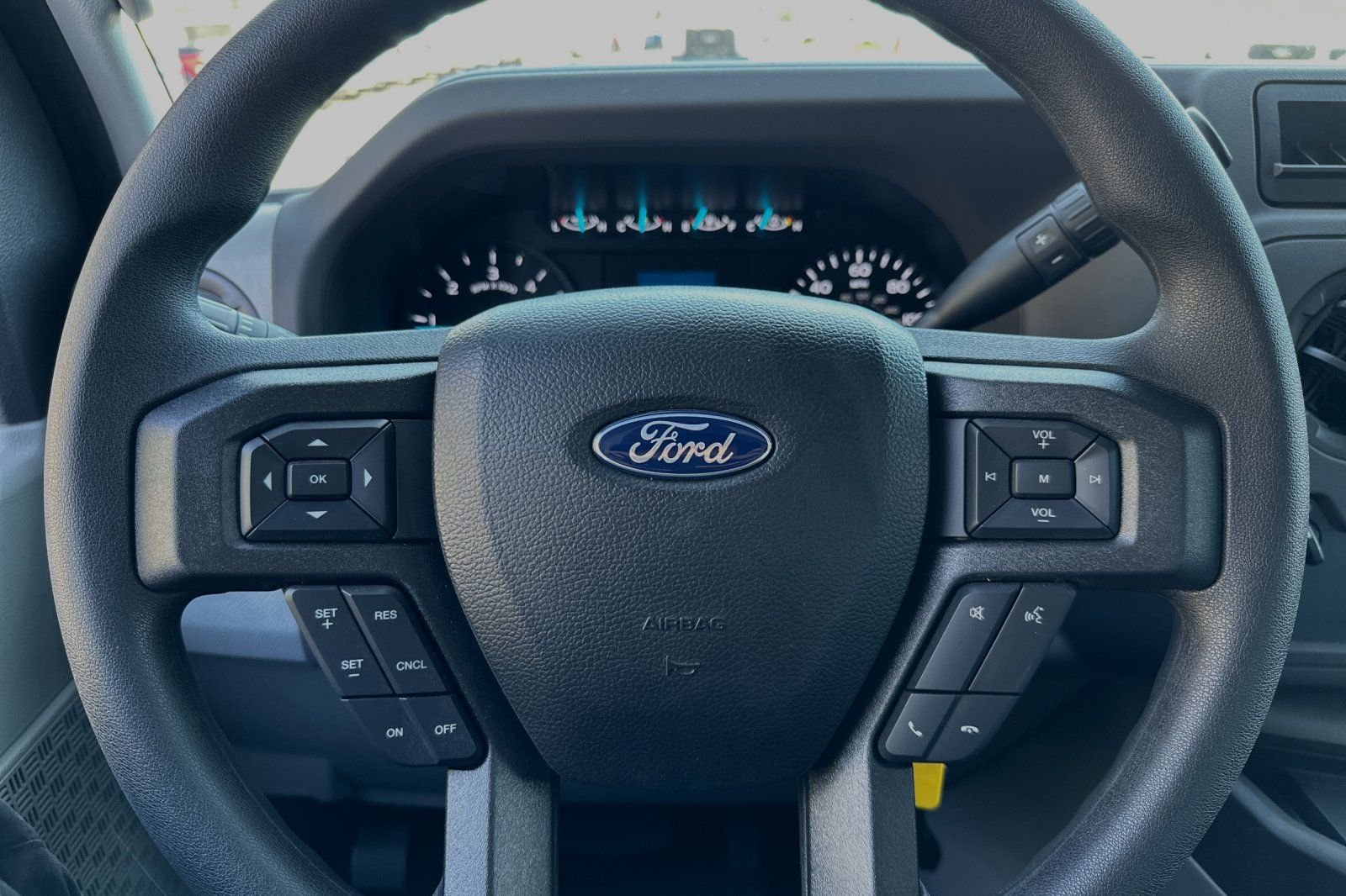 2025 Ford E-Series Cutaway Base - Photo 15