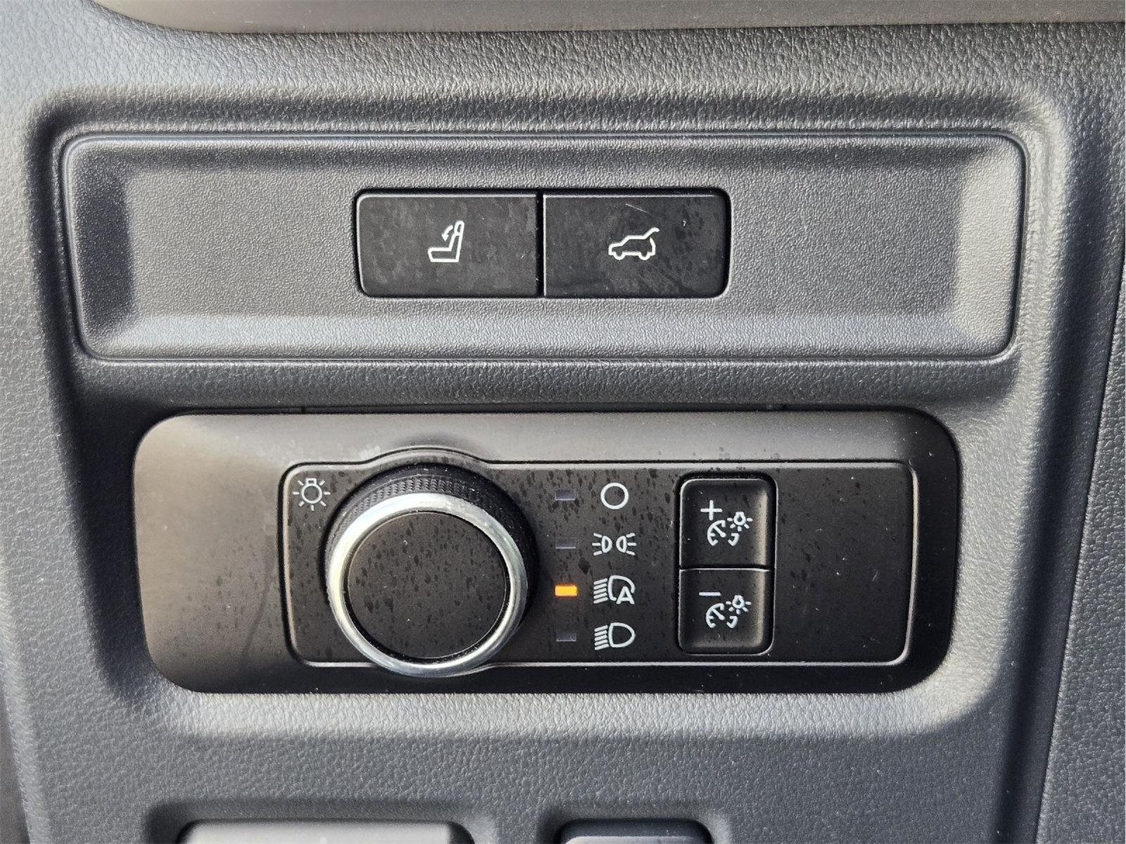 Used 2024 Iconic Silver Ford XLT image 20