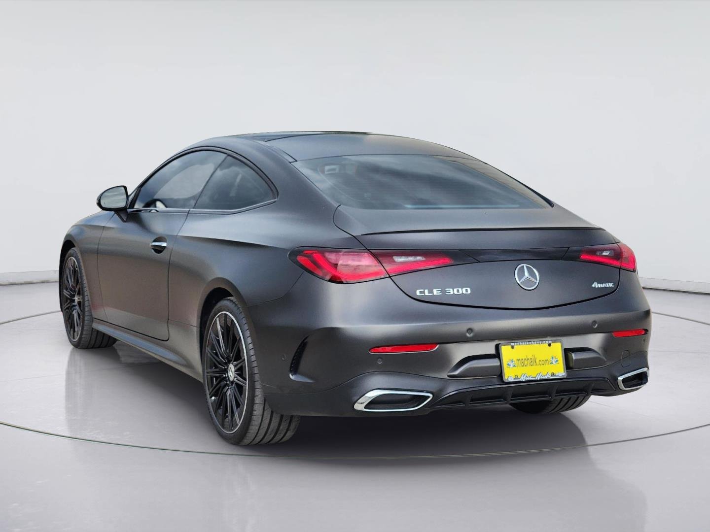 Used 2024 Gray Mercedes-Benz 4MATIC® image 7