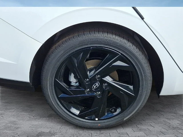 New 2026 White Hyundai SEL Sport image 5