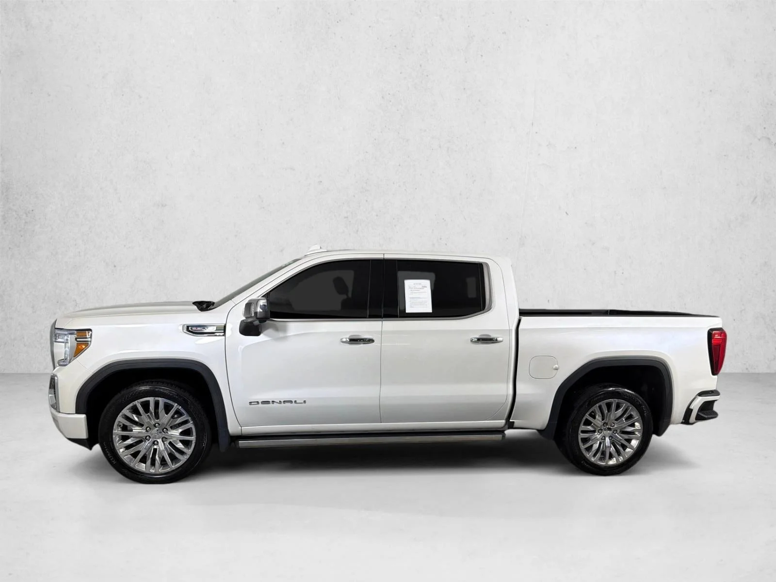 Used 2019 White GMC Denali image 8