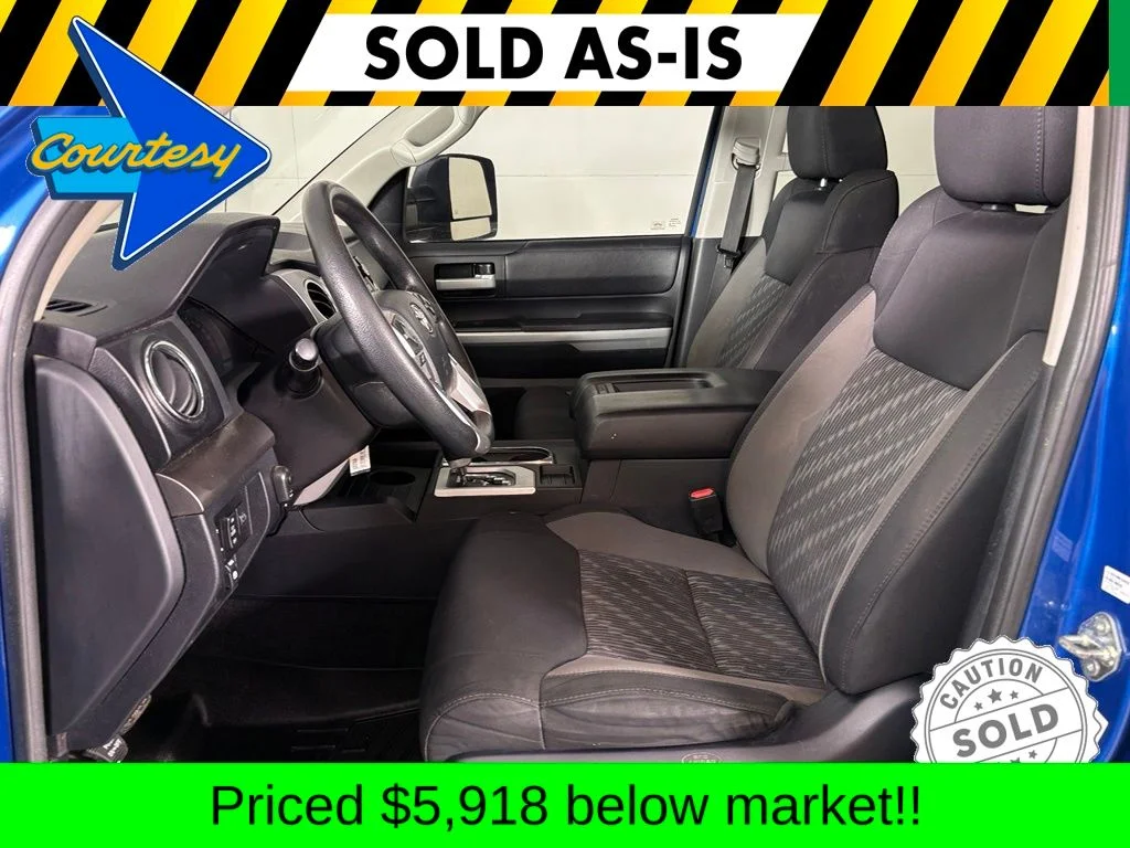 Used 2018 Blue Toyota SR5 image 16