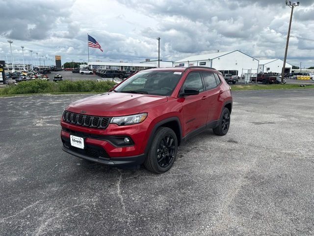 New 2026 Red Hot Pearlcoat Jeep Latitude image 3