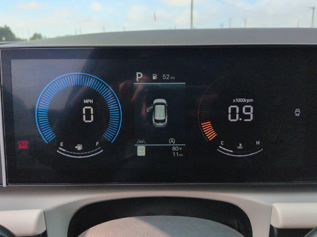 New 2026 White Hyundai SEL Plus FWD image 43