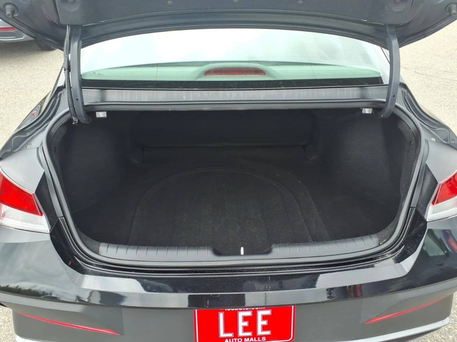 Used 2024 Abyss Black Hyundai SEL image 12