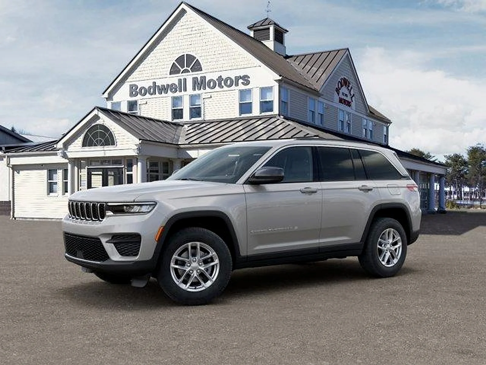 New 2026 Silver Zynith Exterior Paint Jeep Altitude 4x4 image 2