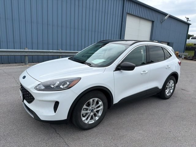 Certified Used 2022 Oxford White Ford SE image 1