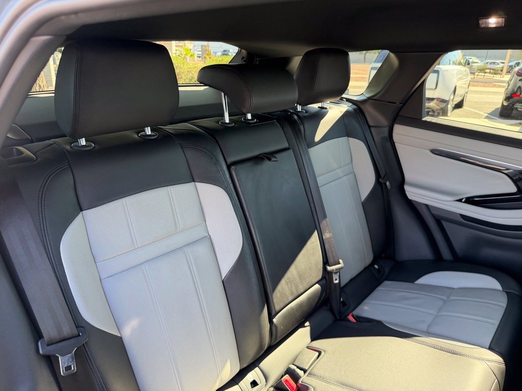 Used 2023 Gray Land Rover Dynamic image 8