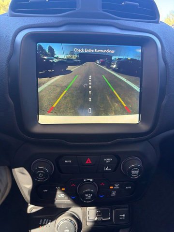 Used 2023 White Jeep Altitude image 11